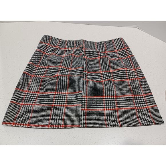 NEW Forever 21Women's Mini Skirt Black/Red Size Small - Picture 2 of 4